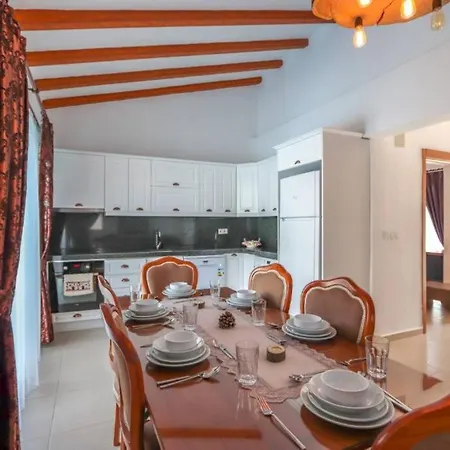 Likya Labis 2+1 Villa, Oezel Havuzlu, Villa Fethiye